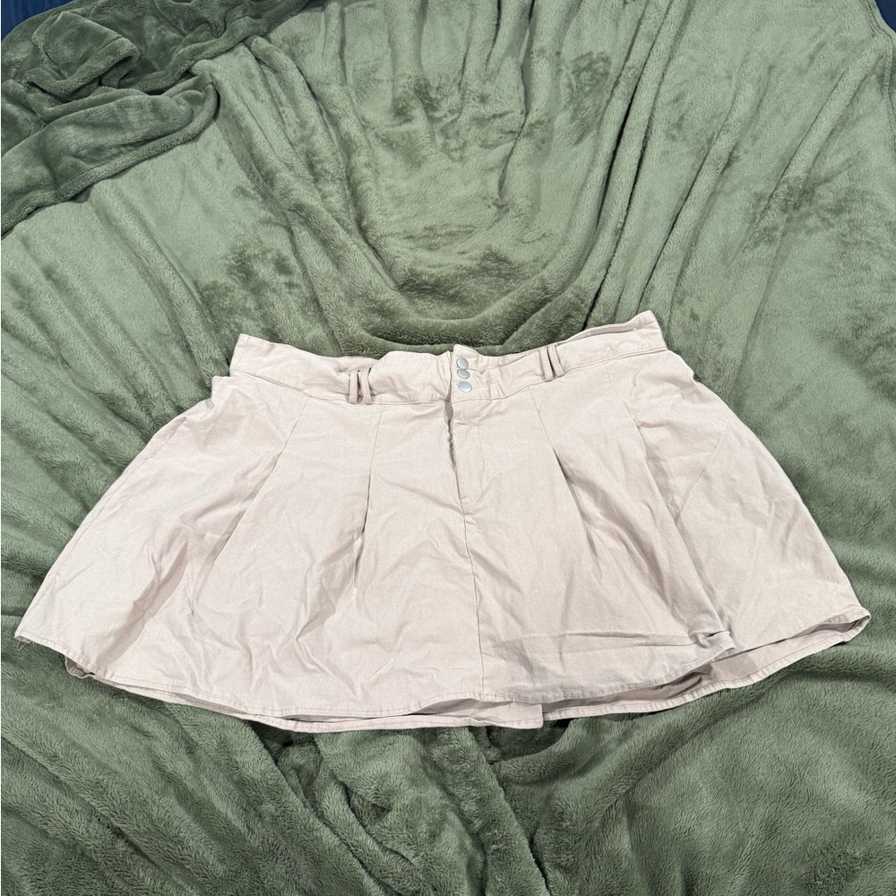 Cream Pleated Mini Skirt